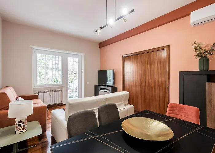 Апартаменты Andri's Place